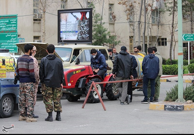ضدعفونی معابر شهری و بیمارستان امام علی(ع) کرج توسط سپاه پاسداران و گروه‌های جهادی+ تصاویر