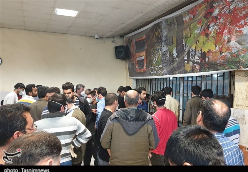 گزارش ویدئویی تسنیم| خطر شیوع ‌کرونا در بزرگ‌ترین پایانه بار ایران/ چرا از رانندگان ‌در ‌پایانه ‌بندر امام تست نمی‌گیرند؟