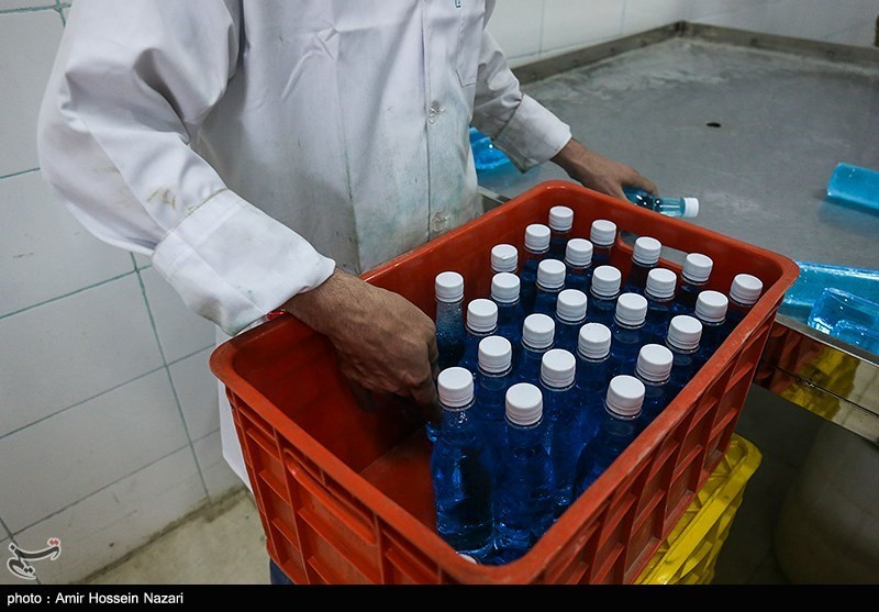 توزیع مواد ضدعفونی توسط شرکت‌های پخش در استان لرستان؛ کمبود ماسک نداریم