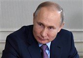 پوتین: دلار اعتبار خود را از دست داده/ وقوع انقلاب در روسیه بعید است