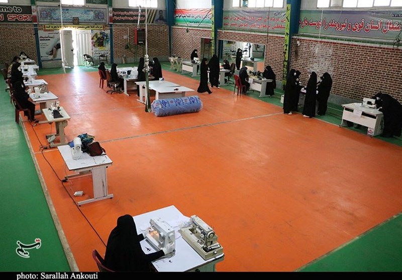 کرمان| باشگاه ورزشی که کارگاه تولید ماسک شد+ تصاویر