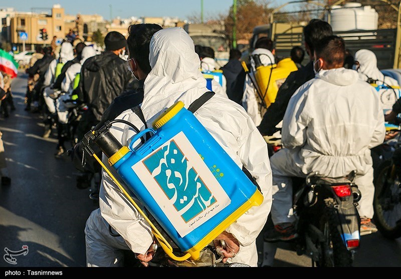 بسیج پزشکی، سازندگی و اصناف اصفهان در خط مقدم مبارزه با کرونا / از تولید 5 هزار لباس بیمارستانی تا فعالیت 400 گروه جهادی‌