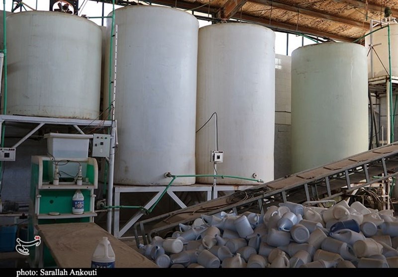 گزارش تسنیم از کارخانه تولید مواد ضدعفونی کننده در کرمان که خاک می‌خورد + فیلم