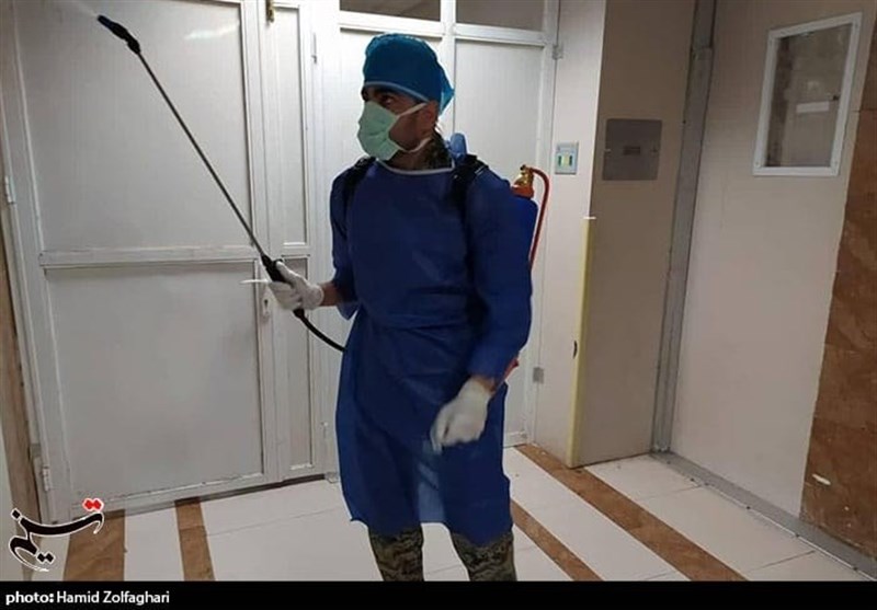 عملیات ضدعفونی اماکن معابر و بیمارستان امام علی(ع) اندیمشک توسط بسیج + تصاویر