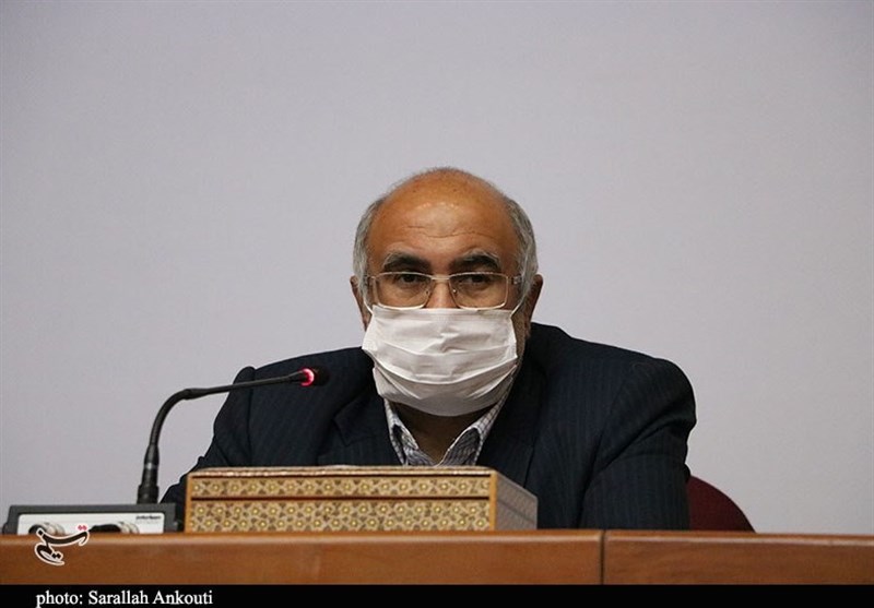 انتقاد استاندار کرمان به عدم رعایت پروتکل‌های بهداشتی در جلسات