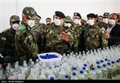 بازدید امیر سرتیپ کیومرث حیدری فرمانده نیروی زمینی ارتش از کارگاه تولید مواد ضدعفونی در مرکز نوسازی و بهینه‌سازی شهید زرهرن نزاجا
