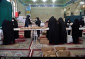 مشارکت هیئت‌های مذهبی در تهیه و توزیع بسته‌های خوراکی در بیمارستان‌های گیلان؛ جهاد ادامه دارد