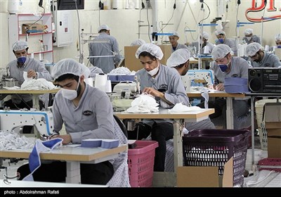  تولید روزانه حدود ۳ هزار بسته ژل و محلول ضدعفونی کننده در واحد علوم و تحقیقات تهران/ ارسال به قم، گیلان و گلستان 