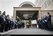 رئیس جمهور و اعضای هیئت دولت در حاشیه آخرین جلسه هیئت دولت در سال ۹۸