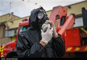 آماده شدن نیروهای آتش نشان ایستگاه 24 محله نبرد برای عملیات ضدعفونی ادارات و معابر عمومی محله نبرد