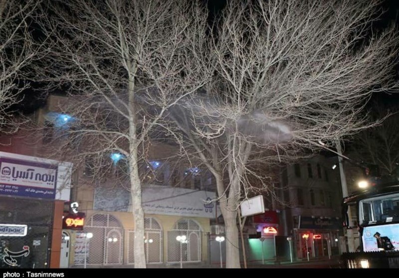 نوزدهمین شب ضدعفونی شهر ارومیه با مشارکت ارگان‌های مختلف به روایت تصویر