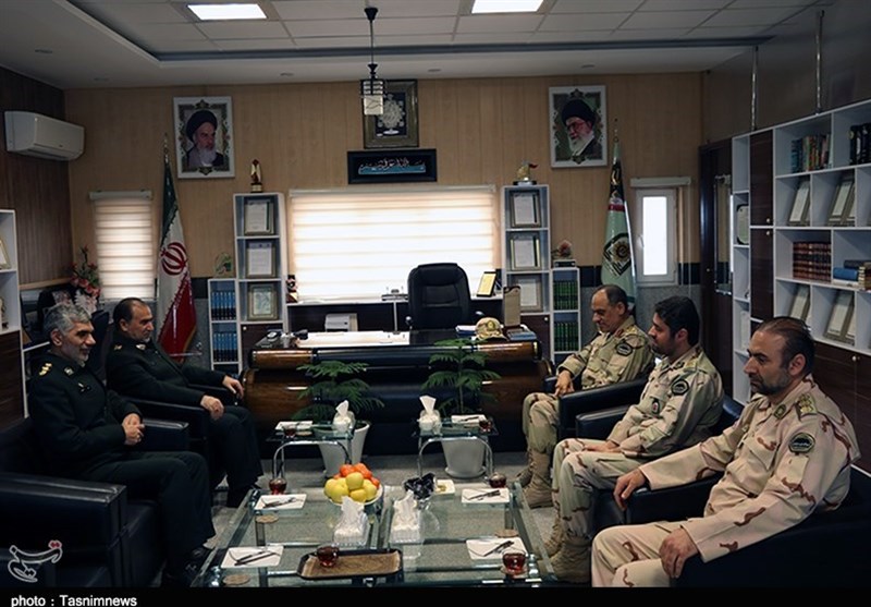 دیدار فرماندهان انتظامی و مرزبانی کردستان؛ نیروی انتظامی و مرزبانی برای تأمین امنیت در کردستان ایثار می‌کنند+ تصاویر