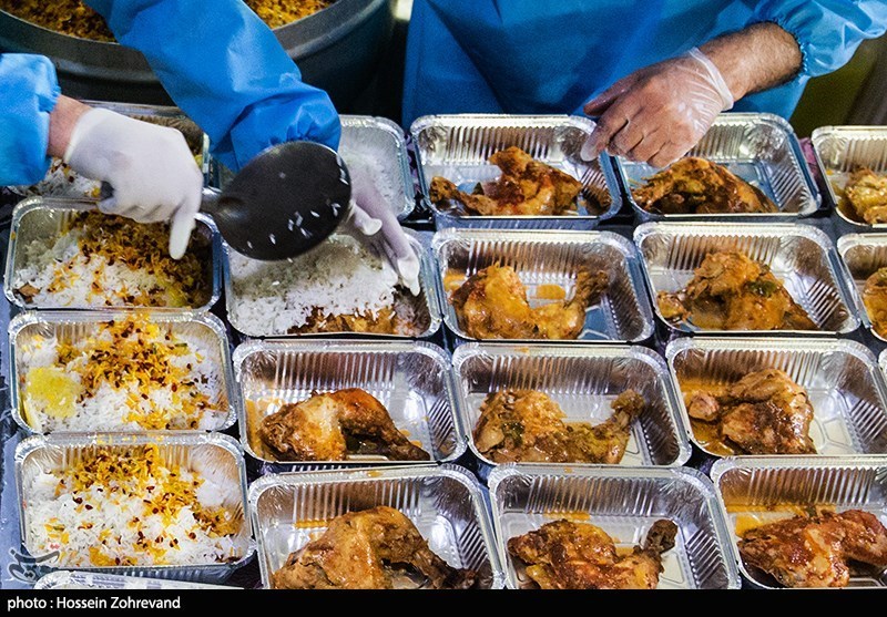 غذای متبرک رضوی در تمامی بیمارستان‌های درگیر کرونا کشور توزیع می‌شود