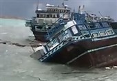 بوشهر|طوفان در خلیج‌فارس یک فروند لنج تجاری در عسلویه را غرق کرد