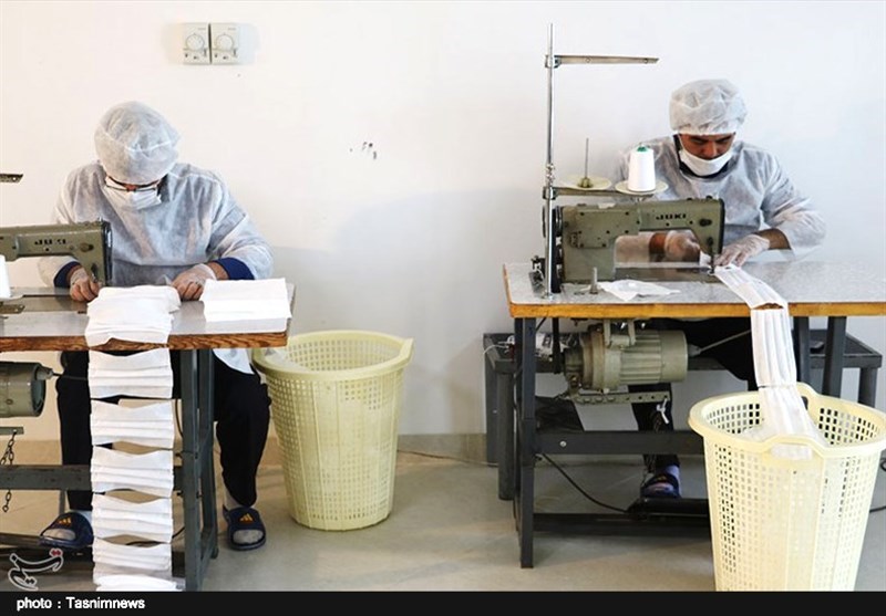 تولید ماسک بهداشتی در اتاق اصناف استان مرکزی به روایت تصویر‌