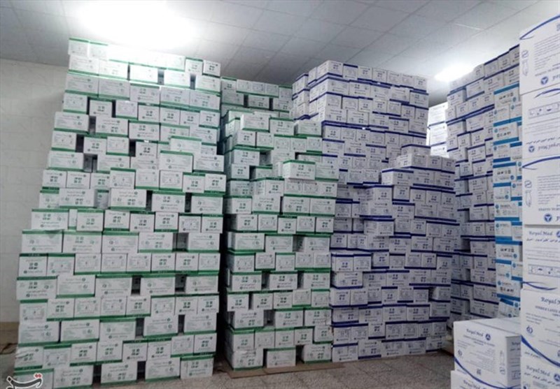 تهران| 163 هزار جفت دستکش احتکار شده در اختیار مرکز درمانی دماوند و رودهن داده شد