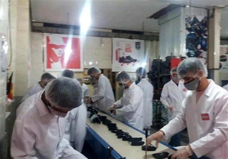 روزانه 80 هزار ماسک در شهرستان رباط کریم تولید می‌شود
