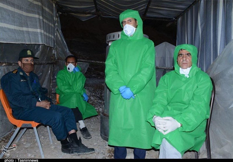 یاسوج| شب‌های سرد امدادگران در ایستگاه‌های غربالگری؛ مسافرانی که «کرونا » را به شوخی گرفته‌اند+تصاویر