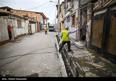 پاكسازی و ضدعفونی محلات و توزيع ماسك رايگان درب منازل در محلات حاشیه نشین شهرستان گرگان توسط خادمین موکب علی بن موسی الرضا(ع) استان گلستان