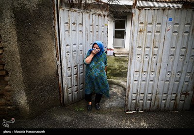 پاكسازی و ضدعفونی محلات و توزيع ماسك رايگان درب منازل در محلات حاشیه نشین شهرستان گرگان توسط خادمین موکب علی بن موسی الرضا(ع) استان گلستان