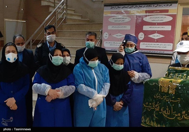گزارش ویدیوئی تسنیم از تبرک پرچم امام رضا توسط بیماران کرونایی شهر خوی