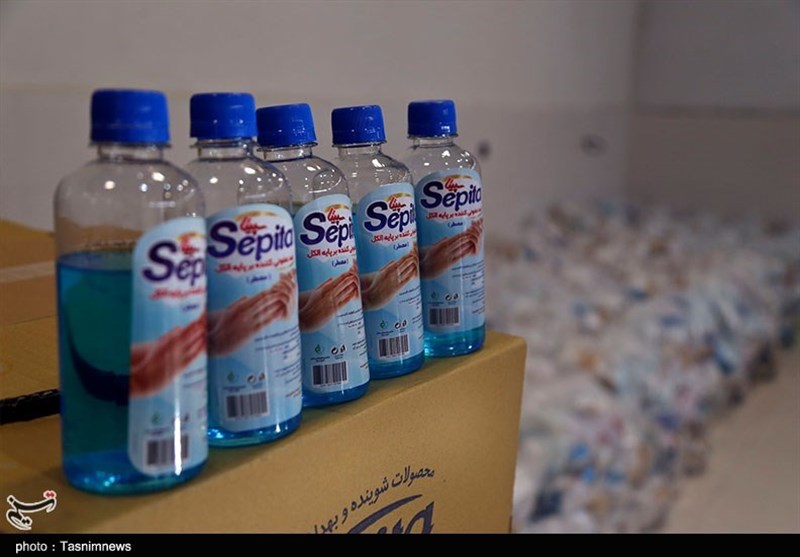 2000 بسته معیشتی و بهداشتی توسط سپاه اردستان توزیع شد