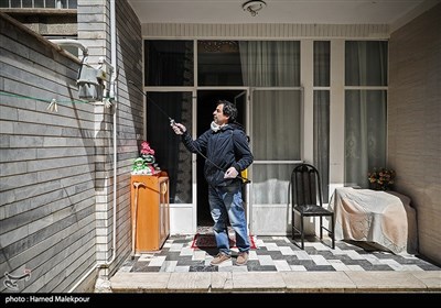 ضدعفونی منازل منطقه 13 تهران در قالب طرح رزمایش مشترک مدافعان سلامت