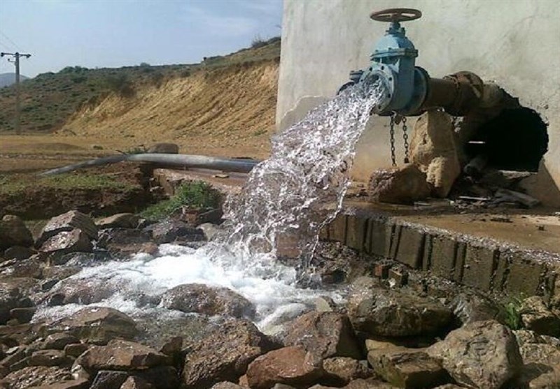 قشم| مردم شهر سوزا دوباره از آب شیرین بهره‌مند شدند
