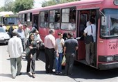 تراکم جمعیت در ناوگان اتوبوس‌رانی همدان؛ مردم از تأخیرها ناراضی هستند
