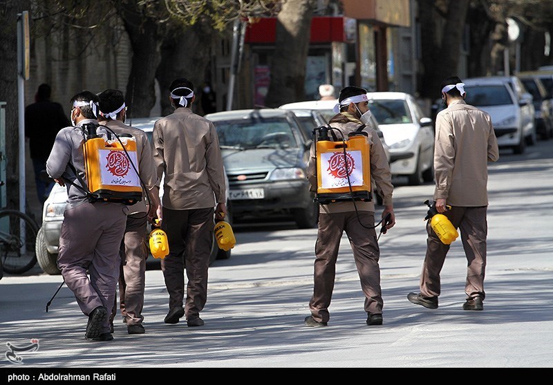 خدمت‌رسانی سپاه به آسیب‌دیدگان بحران کرونا؛ بسته‌های معیشتی بین پیرغلامان حسینی توزیع می‌شود