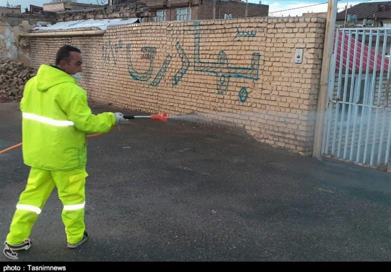 تداوم ضدعفونی خیابان‌های سطح شهر ارومیه به‌روایت تصویر