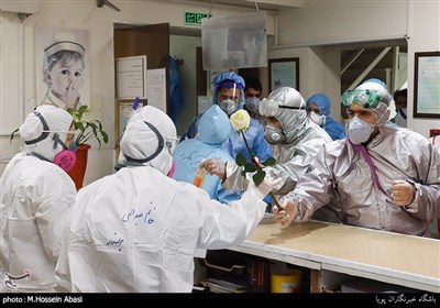 تجلیل بسیجیان قرارگاه پدافند زیستی گردان امام علی(ع) از پرستاران و کادر درمانی بیمارستانی