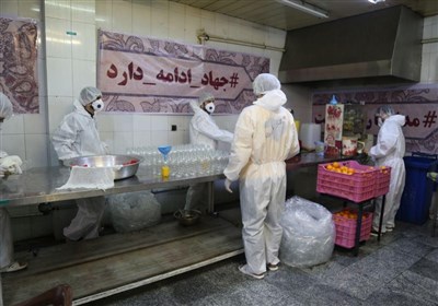  توزیع روزانه ۲۰۰۰ بطری آبمیوه طبیعی ویژه مدافعان سلامت توسط بسیج شهرداری تهران 