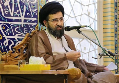  کارشناس "سمت خدا": طبری آبروی نظام را برده است/ امام خمینی فرمود تا خودتان را نساختید مسئولیت نگیرید 