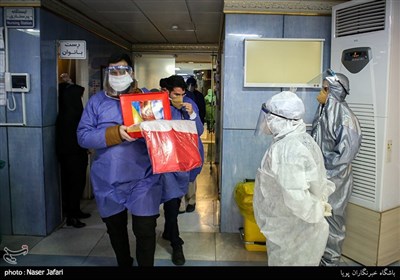 پرچم مطهر بارگاه امام حسین(ع) در بیمارستان فجر