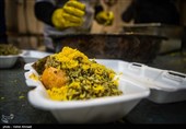 «نسیم مهر رضوی» در اصفهان وزیدن گرفت؛ توزیع 10 هزار پرس غذای متبرک رضوی