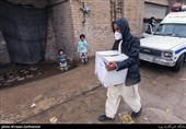 توزیع بسته های مواد ضدعفونی کننده و سبد غذایی بین روستاییان کبیرآباد
