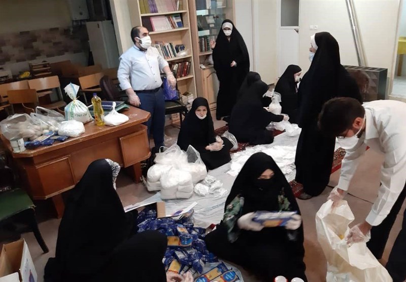 گروه‌های جهادی پای کار «کمک مومنانه»/ بسته‌های معیشتی میان محرومان مشهد توزیع شد