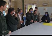 فرمانده سپاه استان کرمان از کارگاه تولید ماسک بسیج سیرجان بازدید کرد + تصاویر