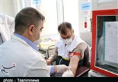 اعضای بسیج جامعه پزشکی استان لرستان به بیماران نیازمند خون اهداء کردند+ تصاویر