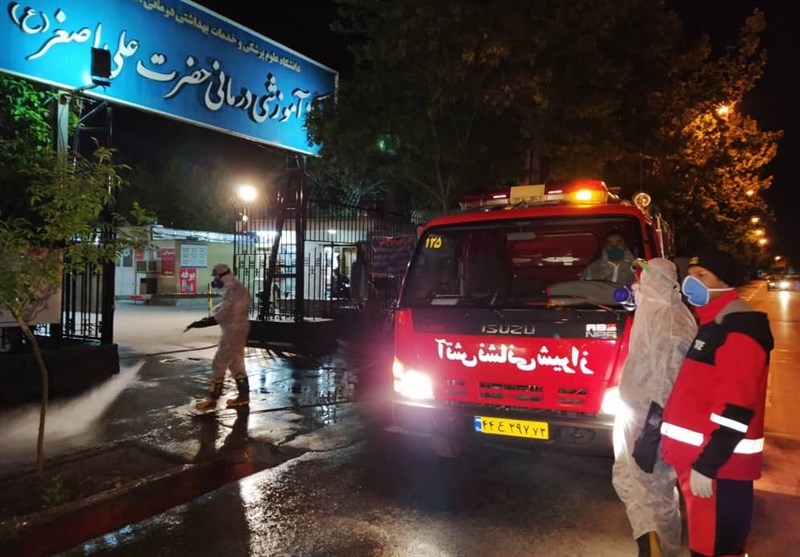 گندزدایی مناطق پرخطر شیراز هر شب انجام می‎شود؛ هیچ یک از آتش‌نشانان به کرونا مبتلا نشدند