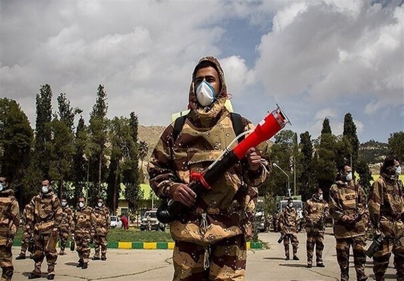 «رژه خدمت» به مناسبت روز ارتش در تبریز برگزار شد