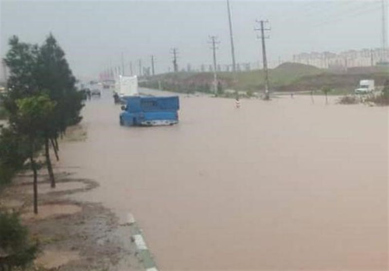2 محور ترانزیتی مازندران مسدود شد؛ تخریب سیلاب به مناطق روستایی محور هراز