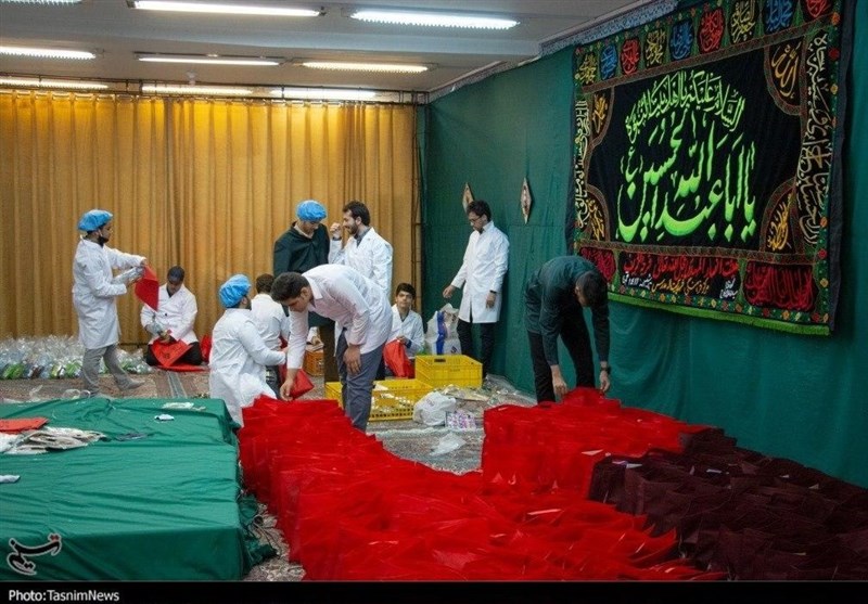 آماده سازی 1000 بسته ارزاق و مواد بهداشتی توسط جهادگران اصفهان+ تصاویر