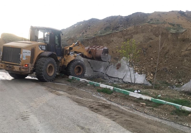 رفع تصرف 5 هزار متر زمین در مهرآباد