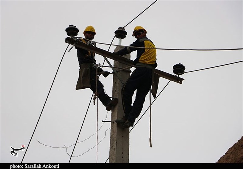 فرسودگی 36 درصد شبکه برق گیلان؛ شبکه‌ توزیع برق استان به کابل خودنگهدار تجهیز می‌شود