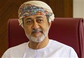 سلطان عمان یصل إلى طهران + فیدیو