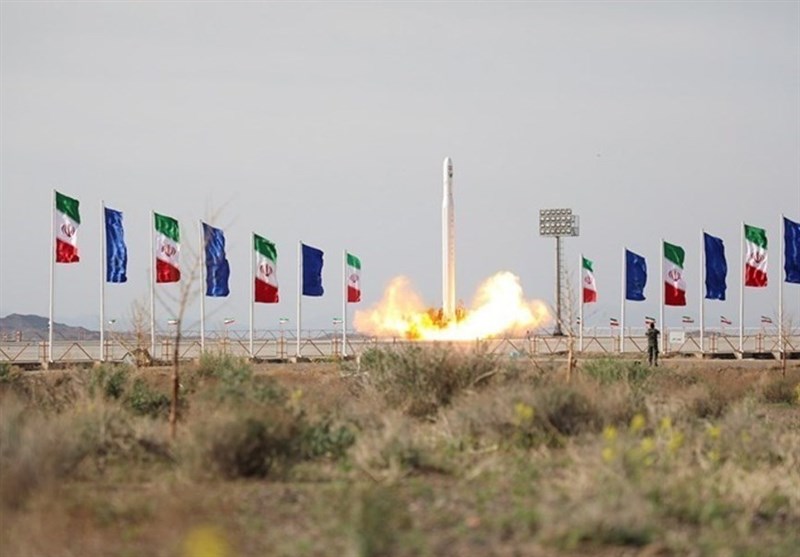 واکنش متفاوت روسیه و فرانسه به پرتاب موفقیت‌آمیز ماهواره نظامی ایران