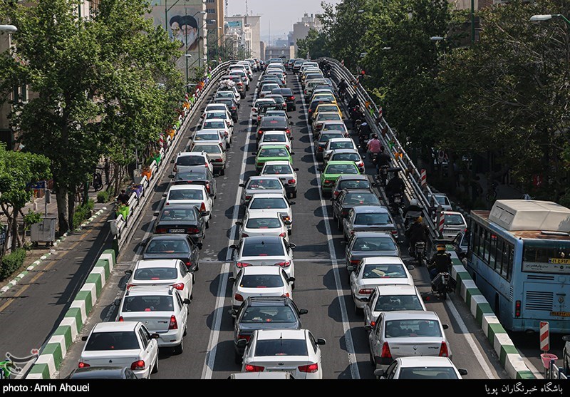 گزارش| وقتی مردم هنوز شرایط کرونا را جدی نمی‌گیرند/ تردد در خیابان‌های کرمانشاه افزایش یافت
