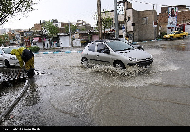 بارش نخستین باران پاییزی در همدان/ نهاوند رکورد دار بیشترین بارش باران در همدان شد